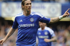 少儿趣味铁三赛 游泳池+滑板车+短跑组成“童趣版铁人”